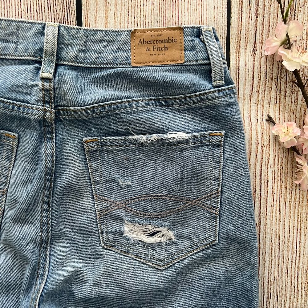 B1 — ABERCROMBIE & FITCH blue high rise destroyed girlfriend denim jeans 2R - Picture 6 of 8